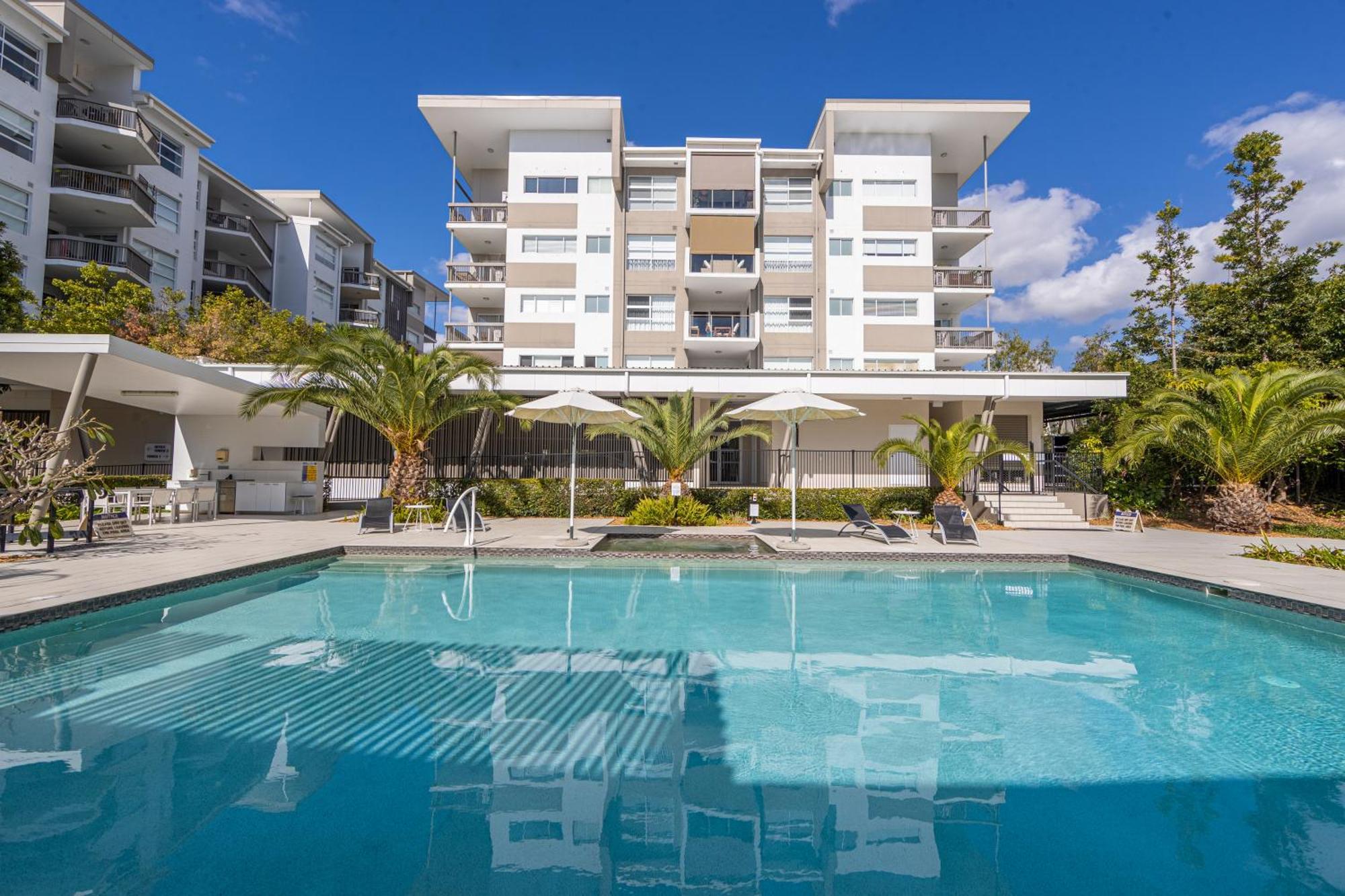 Boulevard North Lakes Bagian luar foto